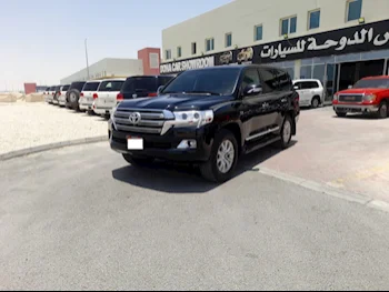 Toyota  Land Cruiser  VXR  2017  Automatic  140,000 Km  8 Cylinder  Four Wheel Drive (4WD)  SUV  Black