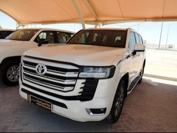 Toyota  Land Cruiser  GXR Twin Turbo  2023  Automatic  4,000 Km  6 Cylinder  Four Wheel Drive (4WD)  SUV  White  With Warranty