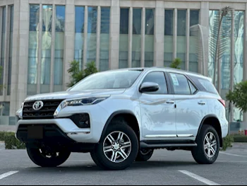 تويوتا  فورشنر  2024  اوتوماتيك  0 كم  6 سلندر  دفع رباعي  اس يو في  أبيض  تحت الضمان