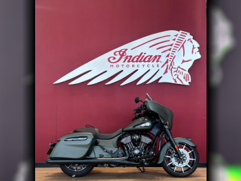 Indian Motors  CHIEFTAIN DARK HORSE -  2023 - Color Green -  Warranty