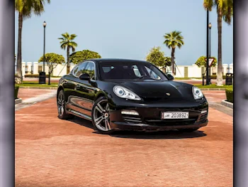 Porsche  Panamera  S  2010  Automatic  110,000 Km  8 Cylinder  Rear Wheel Drive (RWD)  Sedan  Black