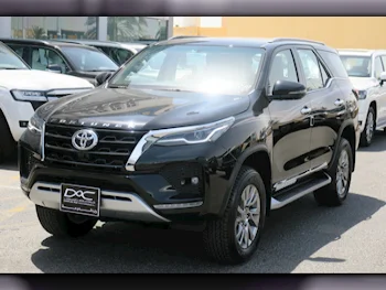 Toyota  Fortuner  SR5  2024  Automatic  0 Km  6 Cylinder  Four Wheel Drive (4WD)  SUV  Black  With Warranty