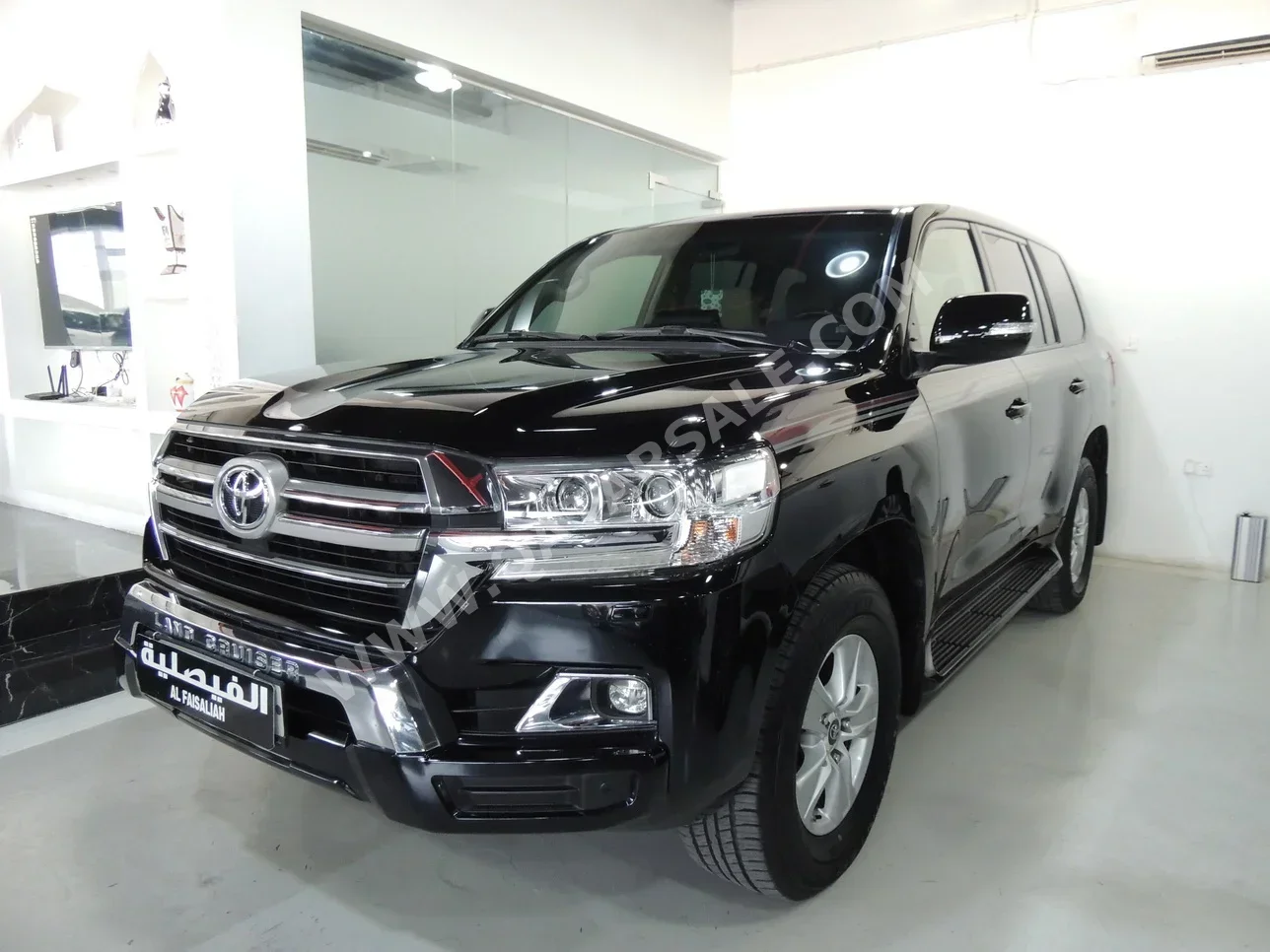 Toyota  Land Cruiser  GXR  2020  Automatic  181,000 Km  6 Cylinder  Four Wheel Drive (4WD)  SUV  Black