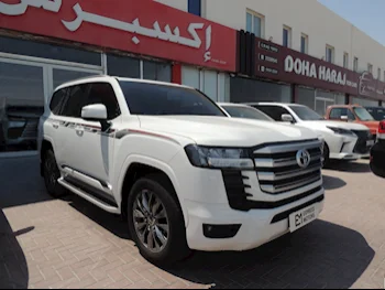 تويوتا  لاند كروزر  جي اكس ار توين توربو  2023  اوتوماتيك  31,000 كم  6 سلندر  دفع رباعي  اس يو في  أبيض  تحت الضمان