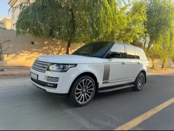 Land Rover  Range Rover  Vogue Super charged  2014  Automatic  195,000 Km  8 Cylinder  Four Wheel Drive (4WD)  SUV  White