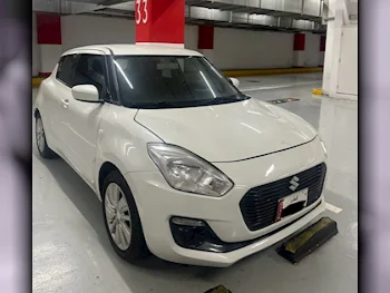 Suzuki  Swift  2018  Automatic  98,000 Km  4 Cylinder  Hatchback  White