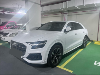 اودي  كيو 8  اس لاين  2019  اوتوماتيك  87,000 كم  6 سلندر  دفع كلي مستمر  اس يو في  أبيض