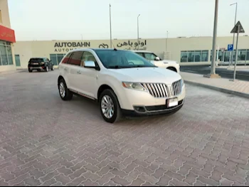 Lincoln  MKX  2013  Automatic  250,000 Km  6 Cylinder  All Wheel Drive (AWD)  SUV  White