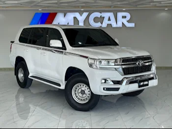  Toyota  Land Cruiser  GXR  2017  Automatic  322,000 Km  6 Cylinder  Four Wheel Drive (4WD)  SUV  White  With Warranty