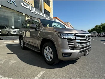  تويوتا  لاند كروزر  جي اكس ار توين توربو  2024  اوتوماتيك  0 كم  6 سلندر  دفع رباعي  اس يو في  برونزي  تحت الضمان