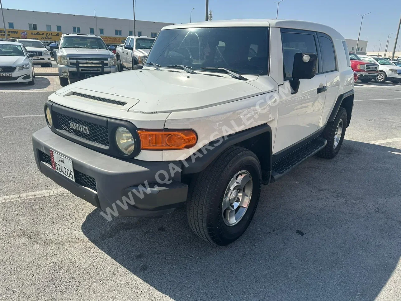 Toyota  FJ Cruiser  2009  Automatic  292,000 Km  6 Cylinder  Four Wheel Drive (4WD)  SUV  Beige