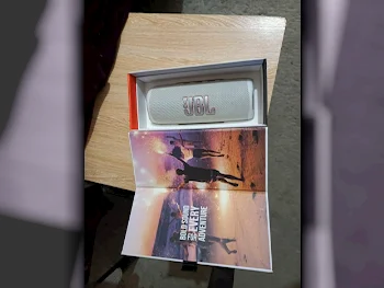 سماعات الرأس و مكبرات الصوت - جي بي ال  - رمادي / أبيض