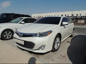 Toyota  Avalon  XLE  2013  Automatic  235,000 Km  6 Cylinder  Front Wheel Drive (FWD)  Sedan  White