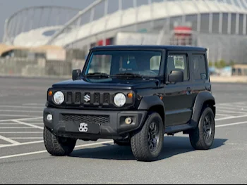 سوزوكي  جمني  2021  اوتوماتيك  31,000 كم  4 سلندر  دفع رباعي  اس يو في  أسود  تحت الضمان