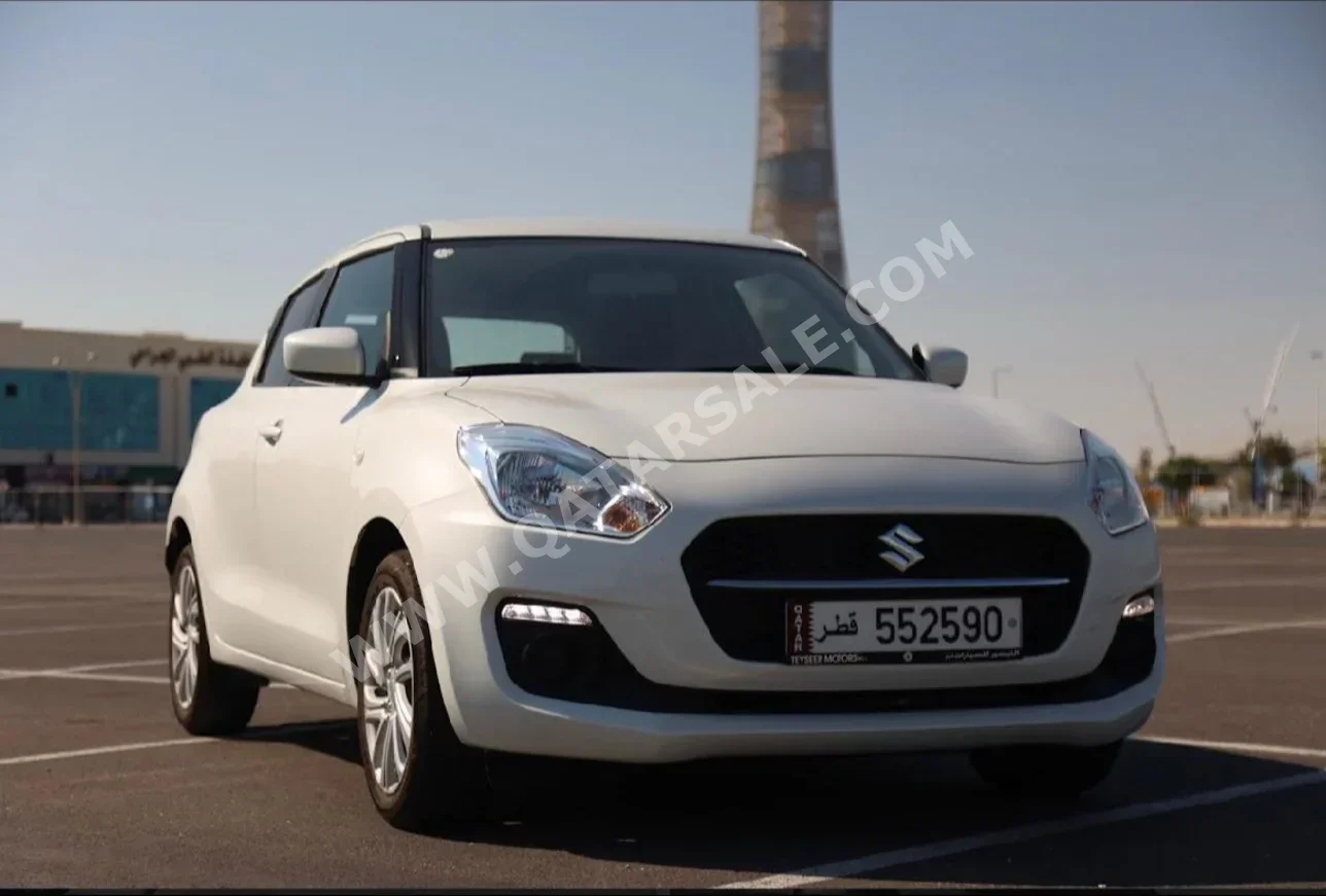 سوزوكي  سويفت  4 سلندر  هاتش باك  أبيض  2024
