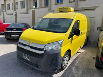Toyota  Hiace  2021  Manual  220,000 Km  4 Cylinder  Rear Wheel Drive (RWD)  Van / Bus  Yellow