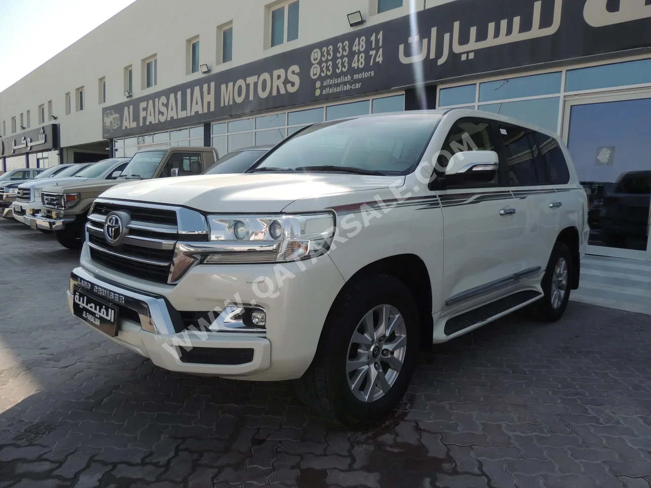 Toyota  Land Cruiser  GXR  2016  Automatic  254,000 Km  8 Cylinder  Four Wheel Drive (4WD)  SUV  White