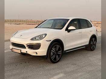 بورش  كيان  اس  2014  اوتوماتيك  106,000 كم  8 سلندر  دفع رباعي  اس يو في  أبيض