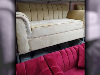 الأرائك والكنب والكراسي لايف ستايل  طقم كنب  - قماش  - اللون البيج