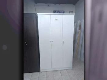 خزائن ودواليب الملابس والزينة - دوحة فيرنيتشر  - خزائن  - متعدد الألوان