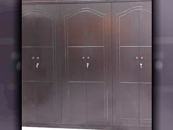 خزائن ودواليب الملابس والزينة - دوحة فيرنيتشر  - خزائن  - بنى