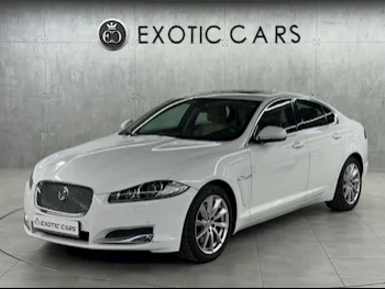 جاكوار  اكس اف  2015  اوتوماتيك  72,000 كم  4 سلندر  دفع خلفي  سيدان  أبيض