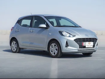 هيونداي  اي  10  2022  اوتوماتيك  97,000 كم  4 سلندر  سحب امامي  هاتشباك  فضي