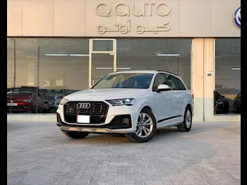 اودي  كيو 7  55 تي اف اس اي  2022  اوتوماتيك  12,000 كم  6 سلندر  دفع رباعي  اس يو في  أبيض  تحت الضمان