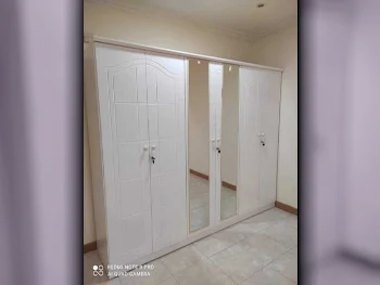 خزائن ودواليب الملابس والزينة - خزائن  - أبيض