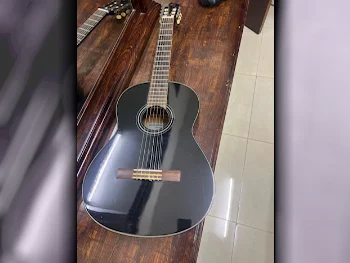 غيتار كلاسيكي  ياماها  أسود \  للمتوسط