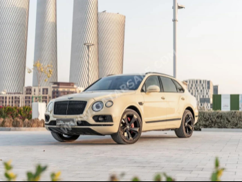 بنتلي  بينتايجا  2017  اوتوماتيك  99,000 كم  12 سلندر  دفع رباعي  اس يو في  بيج