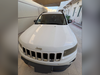 جييب  كومباس  نورث ايدشن  2016  اوتوماتيك  74,000 كم  4 سلندر  دفع رباعي  هاتشباك  أبيض