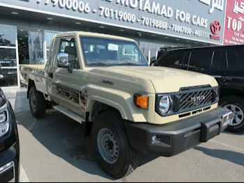 تويوتا  لاند كروزر  ال اكس  2025  عادي  0 كم  6 سلندر  دفع رباعي  بيكب  بيج  تحت الضمان