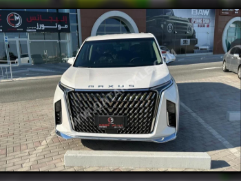 ماكسس  جي 90  2023  اوتوماتيك  270 كم  4 سلندر  دفع خلفي  فان \ باص  أبيض  تحت الضمان