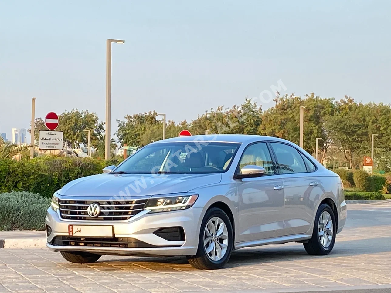 Volkswagen  Passat  SE  2020  Automatic  94,000 Km  5 Cylinder  Front Wheel Drive (FWD)  Sedan  Silver