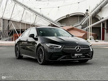 مرسيدس - بنز  سي ال ايه 200  4 سلندر  سبورت \ كوبيه  أسود  2025