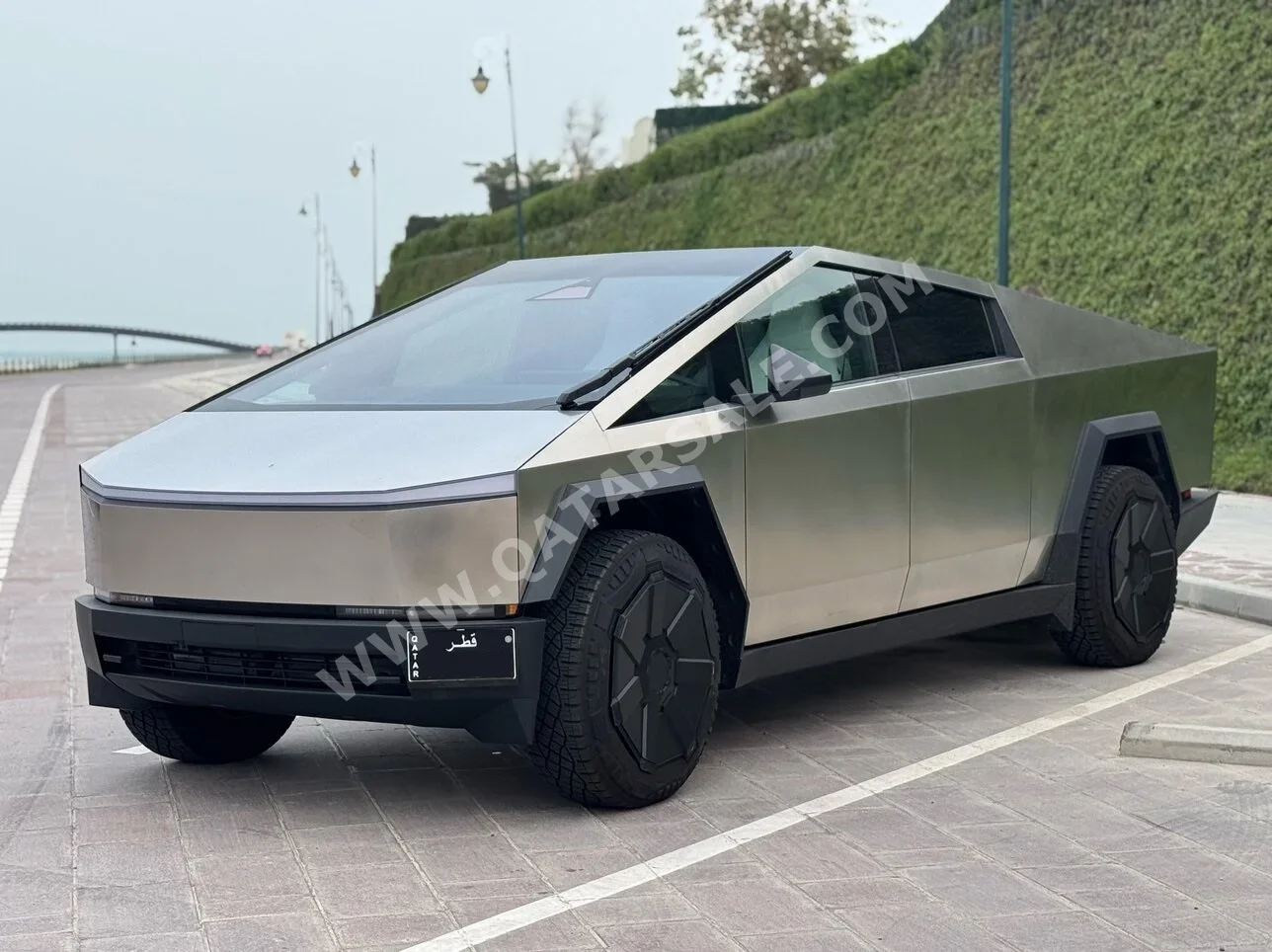 Tesla  Cybertruck  Beast  2024  Automatic  7,500 Km  0 Cylinder  All Wheel Drive (AWD)  Pick Up  Silver  With Warranty