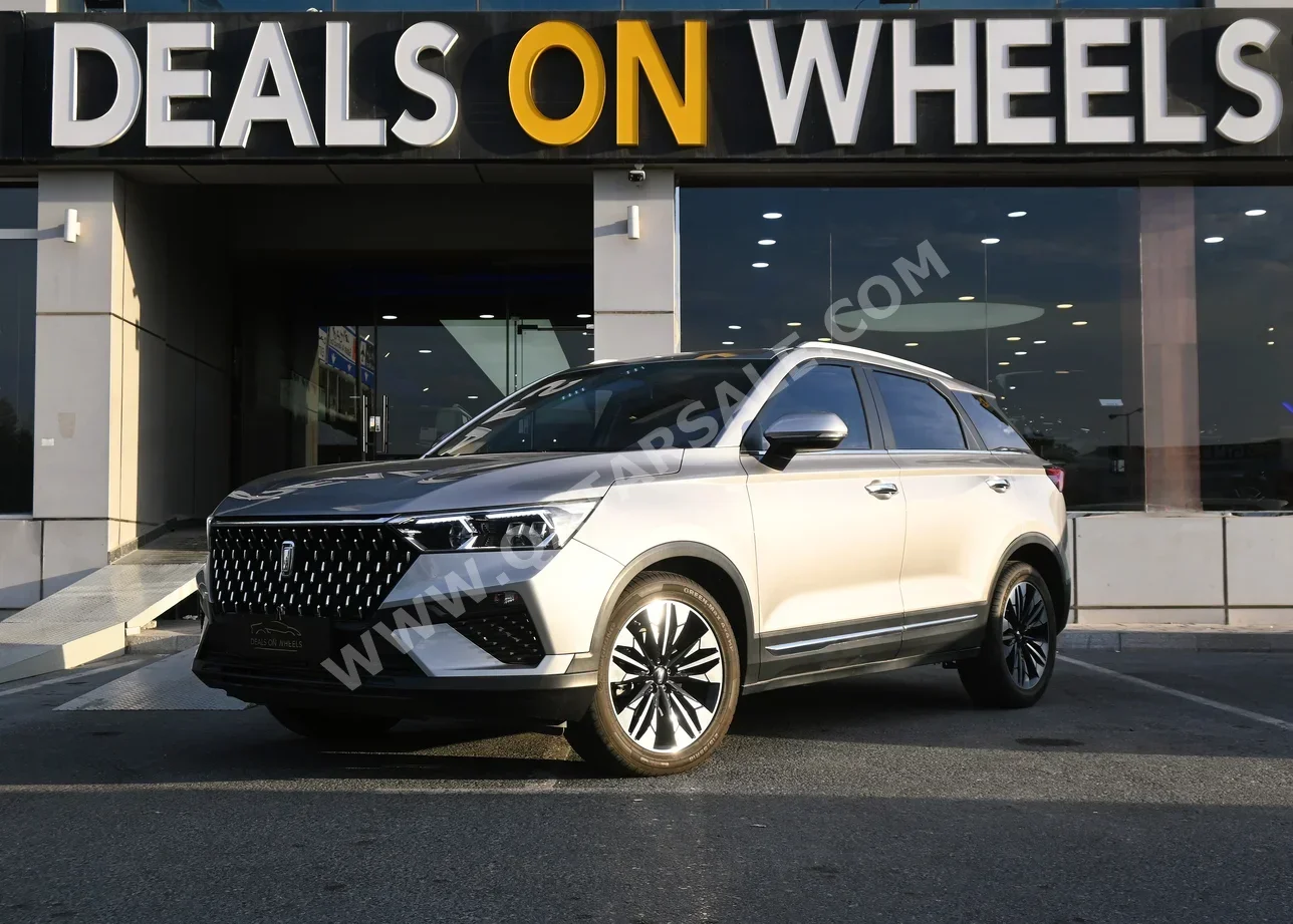 Bestune  T77  2025  Automatic  0 Km  4 Cylinder  Front Wheel Drive (FWD)  SUV  Silver  With Warranty