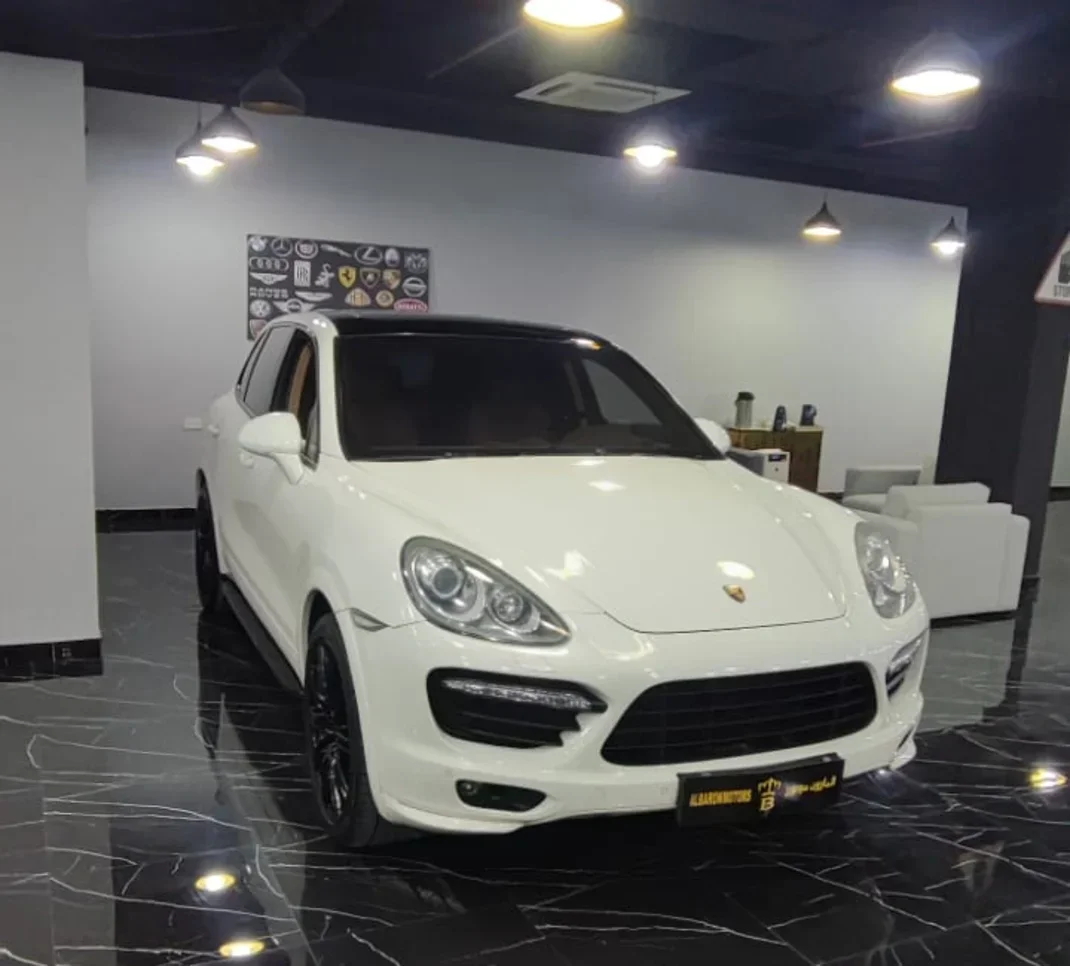 Porsche  Cayenne  GTS  2011  Automatic  184,000 Km  8 Cylinder  Four Wheel Drive (4WD)  SUV  White