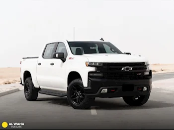 شفروليه  سلفرادو  ال تي تريل بوس زد 71  2021  اوتوماتيك  113,000 كم  8 سلندر  دفع رباعي  بيكب  أبيض