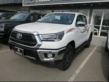 تويوتا  هاي لوكس  2025  اوتوماتيك  0 كم  4 سلندر  دفع رباعي  بيكب  أبيض  تحت الضمان