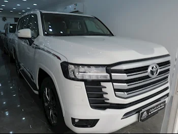 تويوتا  لاند كروزر  جي اكس ار توين توربو  2024  اوتوماتيك  0 كم  6 سلندر  دفع رباعي  اس يو في  أبيض  تحت الضمان