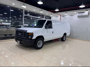 فورد  اي  350  2013  اوتوماتيك  83,000 كم  8 سلندر  دفع رباعي  فان \ باص  أبيض