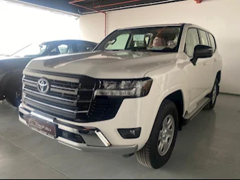 Toyota  Land Cruiser  2025  Automatic  0 Km  6 Cylinder  Four Wheel Drive (4WD)  SUV  White  With Warranty