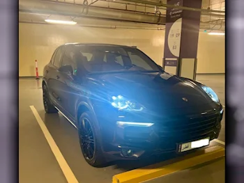 Porsche  Cayenne  2016  Automatic  129,000 Km  6 Cylinder  All Wheel Drive (AWD)  SUV  Black  With Warranty