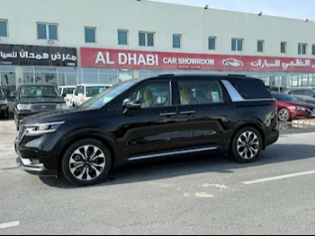 كيا  كارنفال  2022  اوتوماتيك  11,000 كم  6 سلندر  سحب امامي  فان \ باص  أسود