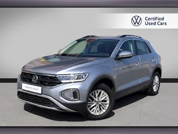 Volkswagen  T-Roc  2023  Automatic  25,500 Km  4 Cylinder  Front Wheel Drive (FWD)  SUV  Silver  With Warranty