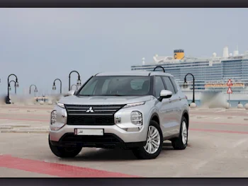 Mitsubishi  Outlander  4 Cylinder  SUV 2x4  Grey  2023