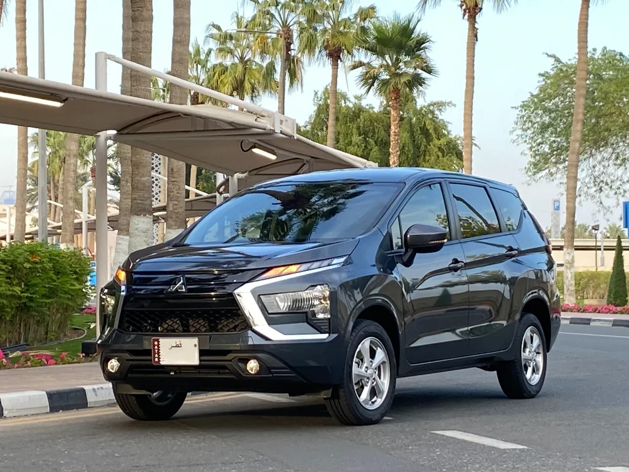 Mitsubishi  Xpander  2024  Automatic  4,000 Km  4 Cylinder  Front Wheel Drive (FWD)  SUV  Gray  With Warranty