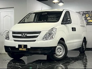 هيونداي  فان اتش وان  2016  عادي  31,000 كم  4 سلندر  دفع خلفي  فان \ باص  أبيض